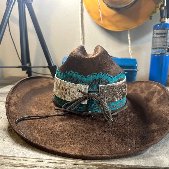 NWT Yellowstone Cowgirl Hat ! - Picture 2 of 8